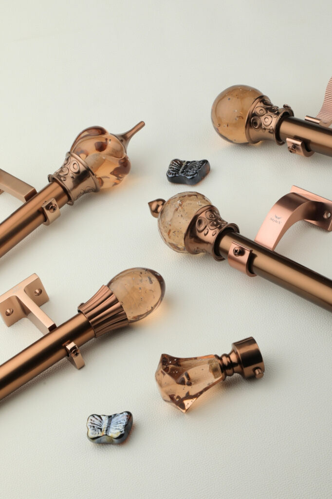 Rose Gold Curtain Rod with Crystal Finials – Premium Collection Luxury rose gold curtain rod with crystal glass finials and decorative wall brackets displayed on a neutral background.